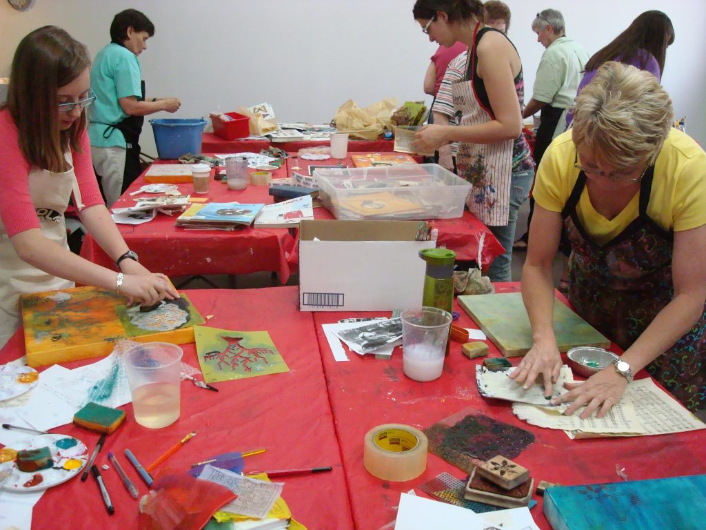 art classes at Artelier help artists become comfortable with their new supplies
