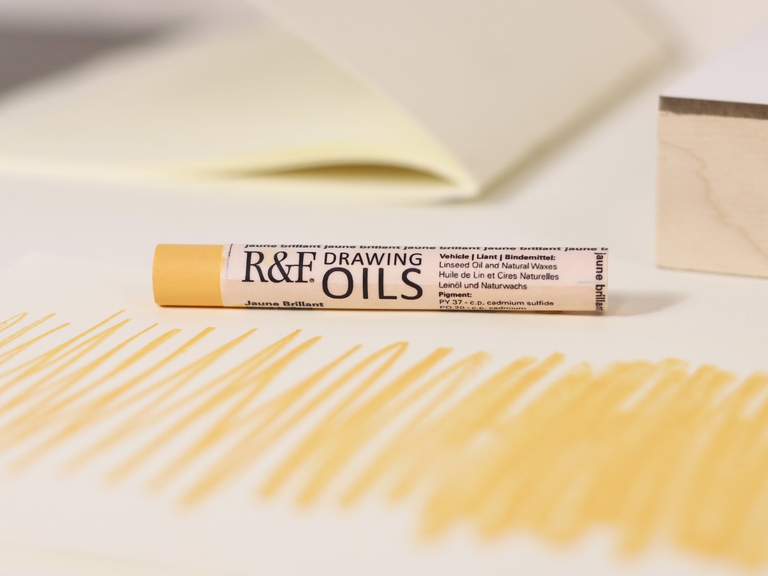 R&F Drawing Oil Jaune Brillant