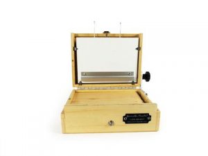 Guerrilla Slip-In Easel for the ThumBox