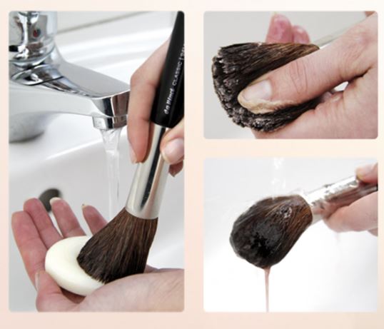 Brush Cleaning with da Vinci Brush Soap