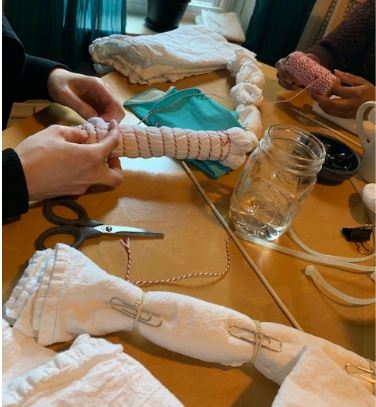 Binding cloth before dyeing